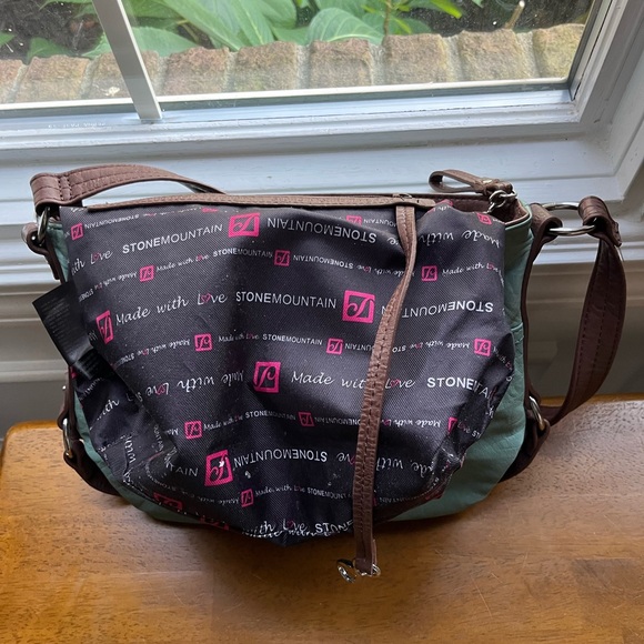 Stone Mountain Long Beach Bucket- preowned but in excellent condition-like new! - Picture 10 of 10